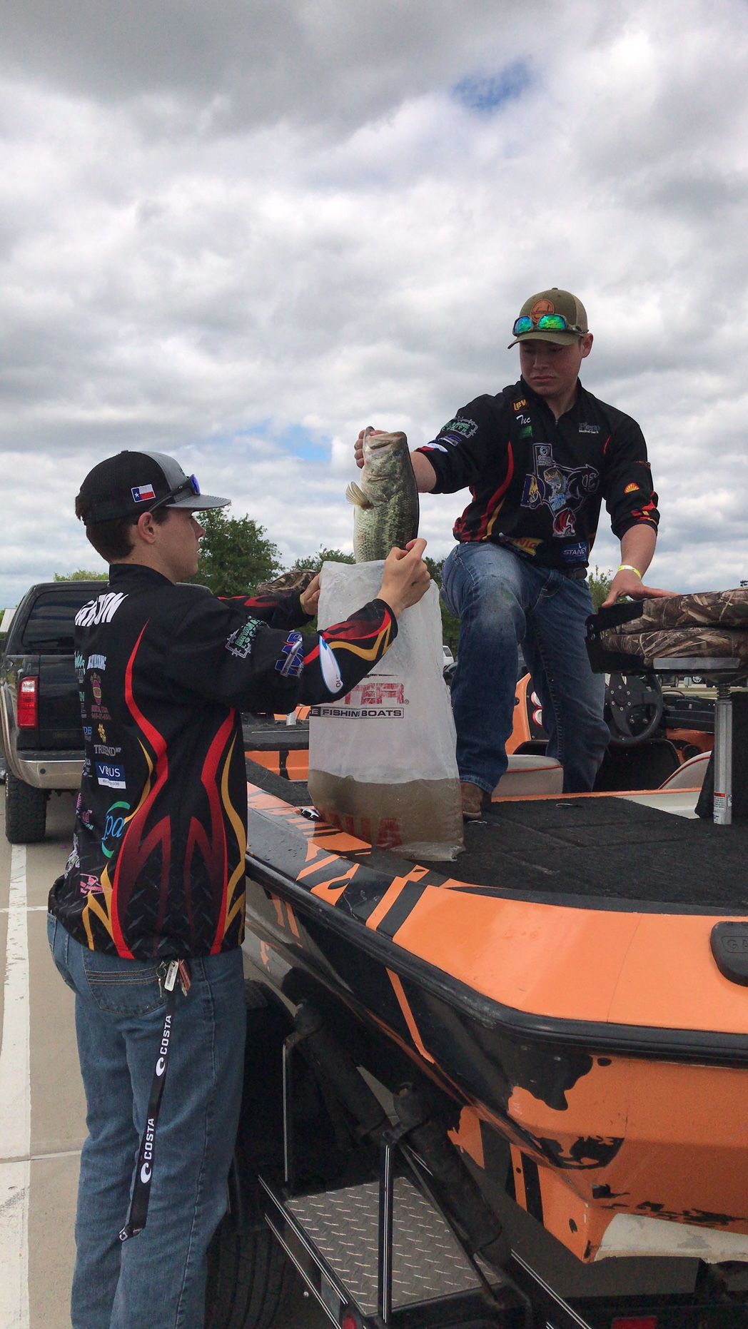 180514_drc_news_fishing2
